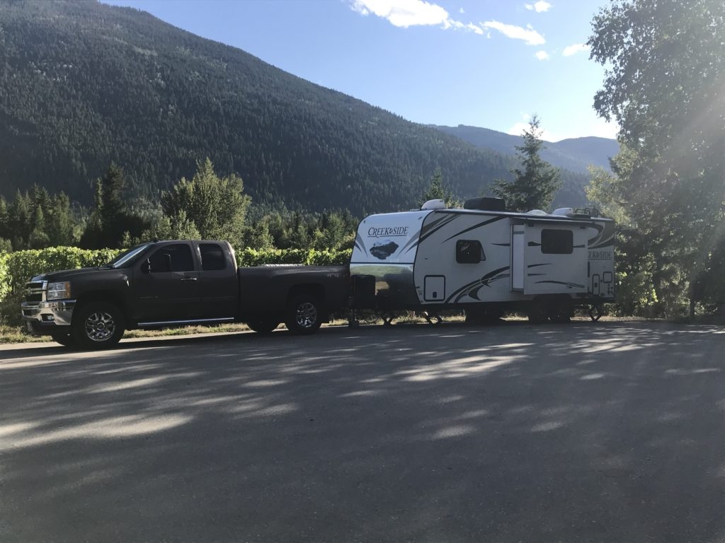 rv parked with jacks down