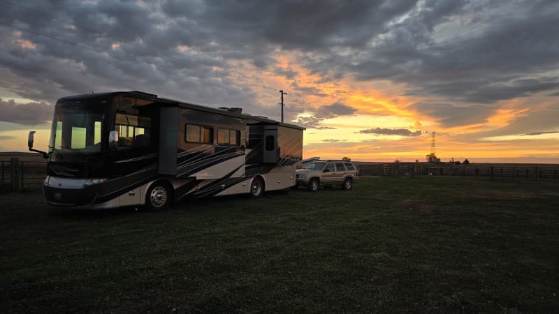 Stay at Authentic Western Working Cattle Ranch - Unique Farm RV Camping ...